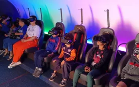 Nave Enel promove palestras, trocas de lâmpadas e experiências interativas em SG e região