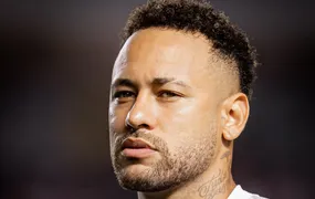 Neymar agradece carinho dos torcedores que gritaram seu nome durante derrota do Brasil para a França