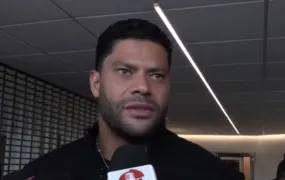 Novo reforço do Fluminense, Hulk desembarca no Rio para se apresentar ao clube carioca