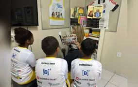 Oficina literária 'Meu Pequeno Autor' transforma alunos do Craque do Amanhã em escritores mirins