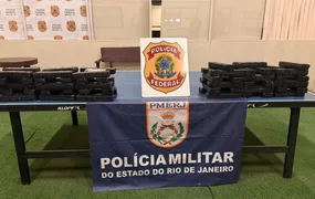 Operação na BR-101 termina com casal preso e 51 kg de droga apreendidos