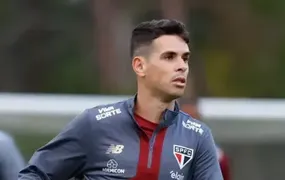 Oscar, do São Paulo, anuncia aposentadoria do futebol