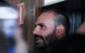 Por unanimidade, STF condena Eduardo Bolsonaro no caso do tarifaço