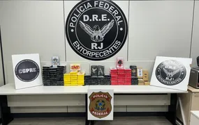 PF apreende 110 kg de pasta base de cocaína em caminhão