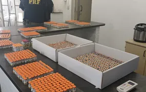 PRF apreende medicamentos controlados e mercadorias sem nota fiscal na via Dutra