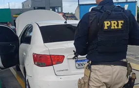 PRF intercepta carro “clonado” na Niterói-Manilha