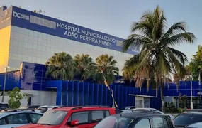 Paciente em surto cai do teto de hospital em Duque de Caxias