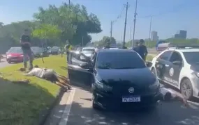 Polícia Civil prende quatro homens e apreende um menor no RJ