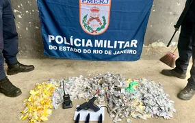 Polícia Militar prende dupla por tráfico e apreende pistola em São José de Imbassaí
