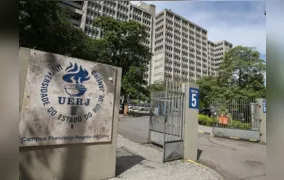 Polícia Penal RJ aplica prova de vestibular da UERJ para detentos