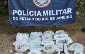 Polícia apreende arma e drogas em ação na Vila Ipiranga
