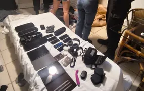 Polícia de Niterói prende dupla colombiana acusada de aplicar golpe "Boa Noite, Cinderela" em turistas estrangeiros