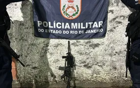 Polícia prende um e apreende fuzil durante patrulhamento em São Gonçalo; Vídeo