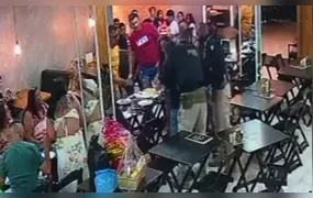 Policial Rodoviário Federal salva criança engasgada com pedaço de pizza em Itaboraí