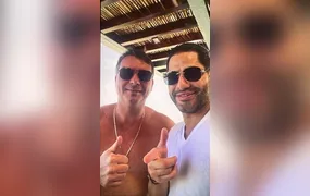 Portal divulga foto de Flávio Bolsonaro com 'Sicário' do Banco Master; senador nega conhecer homem na imagem