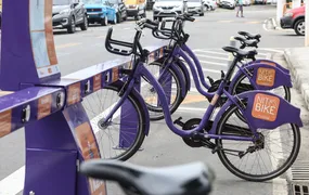 Prefeitura de Niterói amplia sistema de bicicletas compartilhadas com nova estação no Barreto