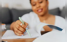 Prêmio literário nacional com inscrições abertas: publicação e premiação em dinheiro