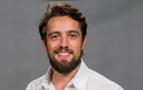Rafael Cardoso se interna em clínica de reabilitação após sofrer recaída