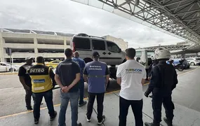 RioGaleão é autuada e veículos irregulares são interditados em operação contra transporte clandestino