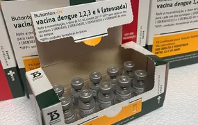 Secretaria de Estado de Saúde começa a distribuir nova vacina contra a dengue