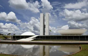 Senado aprova 'Pix Pensão' para o pagamento de pensão alimentícia