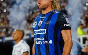 Spinelli chega ao Rio e comemora acerto com o Vasco