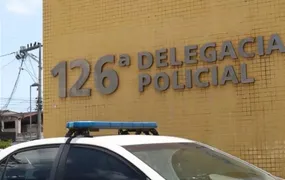 Suspeito é preso após tentar matar duas pessoas a facadas durante discussão por bola de futebol