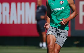 Thiago Silva aparece no BID e deve ter reestreia em jogo contra o Grêmio