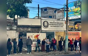 Trabalhadores enfrentam filas quilométricas para contestar cobrança assistencial em São Gonçalo