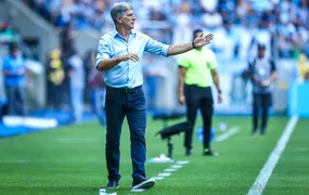 Vasco e Renato Gaúcho se acertam e treinador comanda o clube até o final de 2026