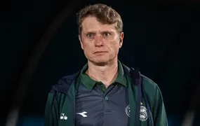 Vasco encaminha acerto com treinador Fernando Seabra, atualmente no Coritiba