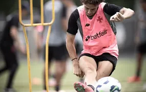 Vasco encerra preparação para semifinal com a ausência de Piton na lateral-esquerda