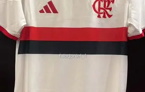 Vaza nova camisa 2 do Flamengo para 2026; modelo resgata detalhe usado em 2019