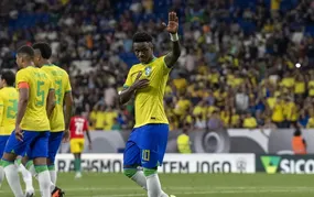 Vinícius Júnior admite atuação ruim do Brasil: "Precisamos melhorar"