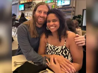 Cineasta brasileira presa pela imigração dos EUA é libertada, afirma marido