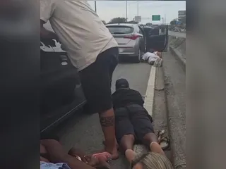 'Difícil o Rio de Janeiro': Motoristas vivem manhã de caos e medo na Avenida Brasil