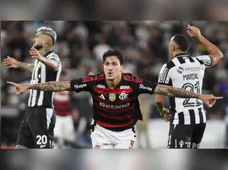 Flamengo domina Botafogo e segue na caça ao Palmeiras pela liderança do Brasileirão