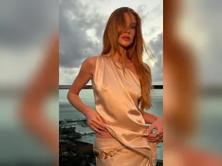 Marina Ruy Barbosa é chamada de 'feia' nas redes sociais e atriz ironiza comentário