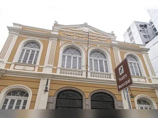 Natal Estrelado Niterói começa a ser montado e será inaugurado dia 26