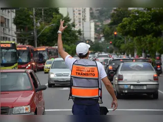 Nittrans prepara esquema especial de trânsito no Centro para os ensaios de rua da Viradouro