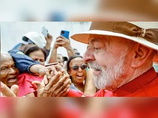 Pesquisa aponta 51,2% de aprovação do governo e reeleição de Lula no primeiro turno