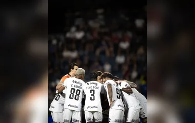 Buscando encerrar sequência negativa no Brasileiro, Vasco recebe o Internacional, em São Januário