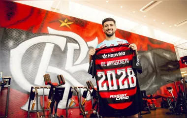 Flamengo anuncia renovação de Arrascaeta até 2028
