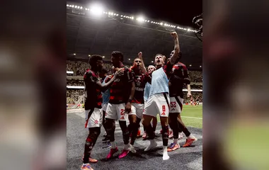 Flamengo divulga lista de relacionados para a final da Libertadores com Pedro, Léo Ortiz e até o suspenso Plata