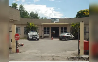 Jovem é encontrada morta dentro de casa em São Gonçalo