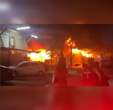 Incêndio de grandes proporções atinge Ceasa no Rio de Janeiro