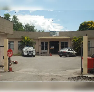 Jovem é encontrada morta dentro de casa em São Gonçalo