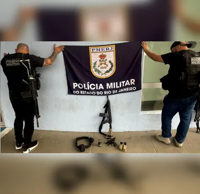 PM apreende fuzil, pistola e granada após confronto na RJ-106, no bairro Arsenal; Vídeo