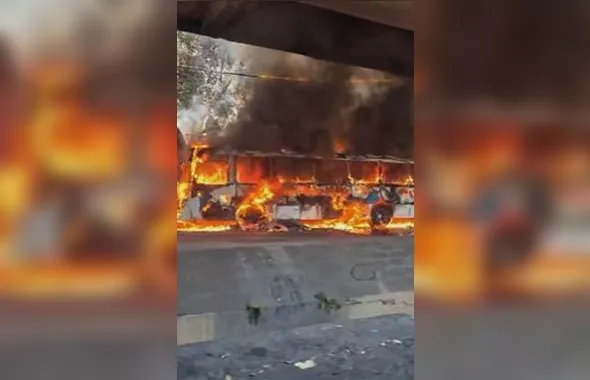 Após morte de chefe do tráfico do Morro dos Prazeres, Jiló, ônibus são incendiados e usados como barricadas