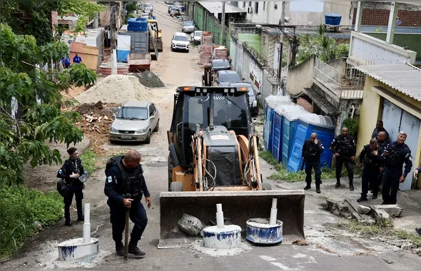 Barricada Zero completa um mês com 6,5 mil toneladas removidas